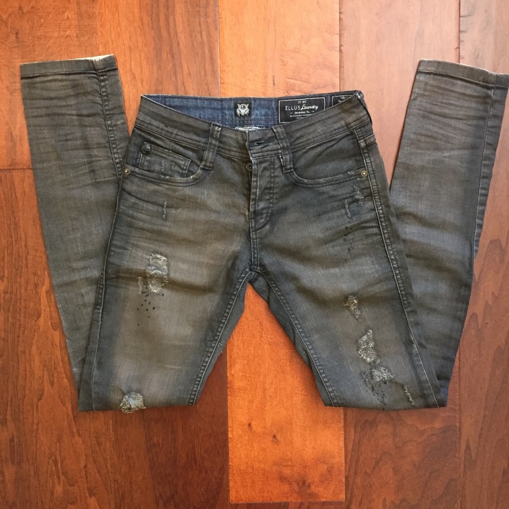 ELLUS Laundry distressed jeans size 24